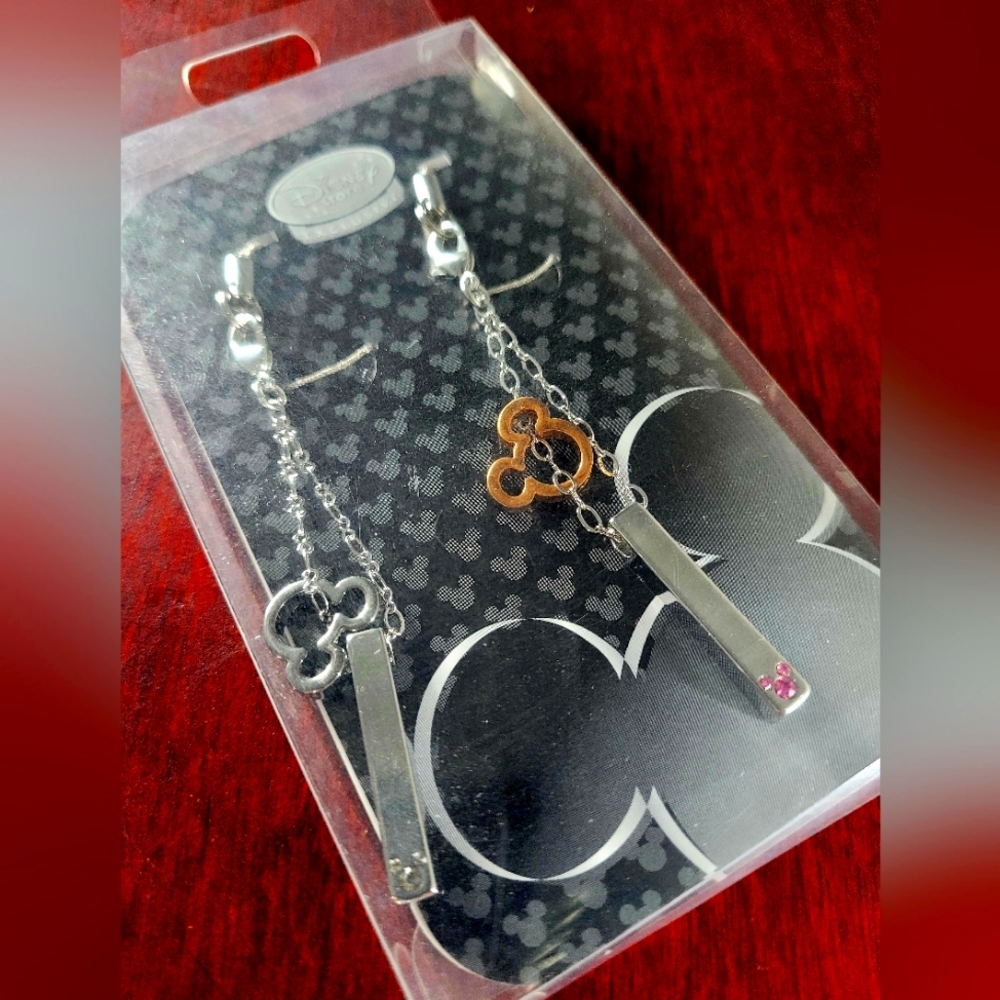 Brand New Tokyo Disney Exclusive Mickey Mouse Shiloutte Keychain